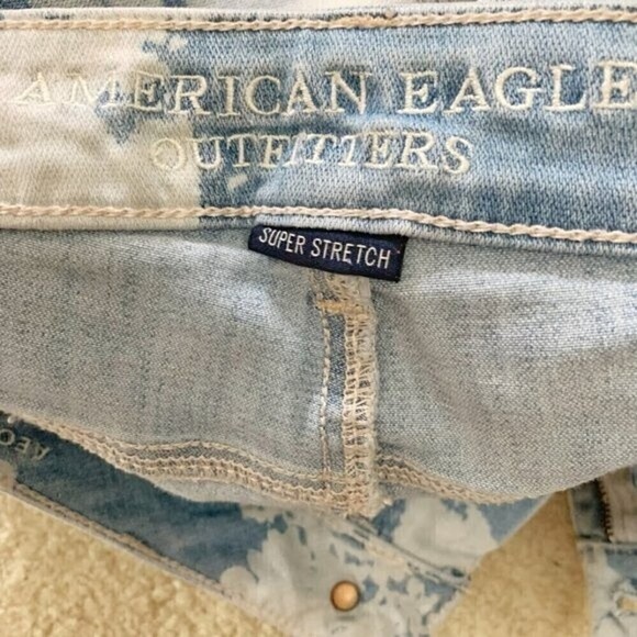 American Eagle Floral Light Wash Crop Super Stretch Distressed Skinny Jean - Picture 11 of 12